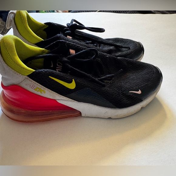 Nike AirMax 270 - Picture 1 of 4